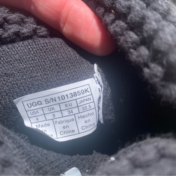 Ugg Black Suede Ankle Boots with Knit Cuffs & Button Sz 4 Kids - Picture 3 of 6